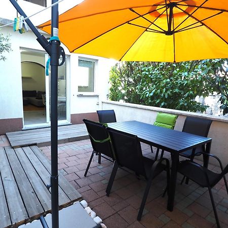 Apartment With Garden In บาร์บารีกา ภายนอก รูปภาพ
