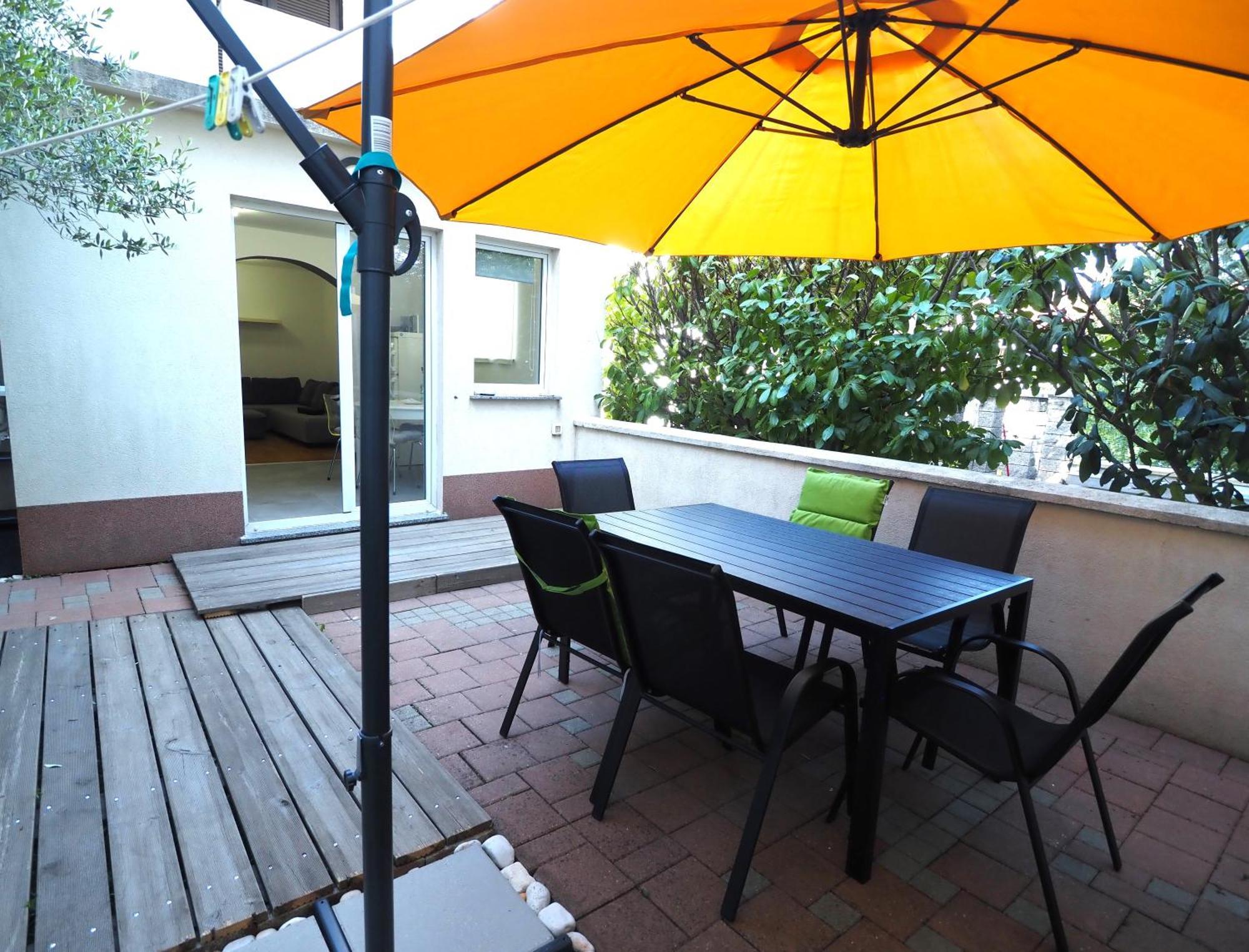 Apartment With Garden In บาร์บารีกา ภายนอก รูปภาพ