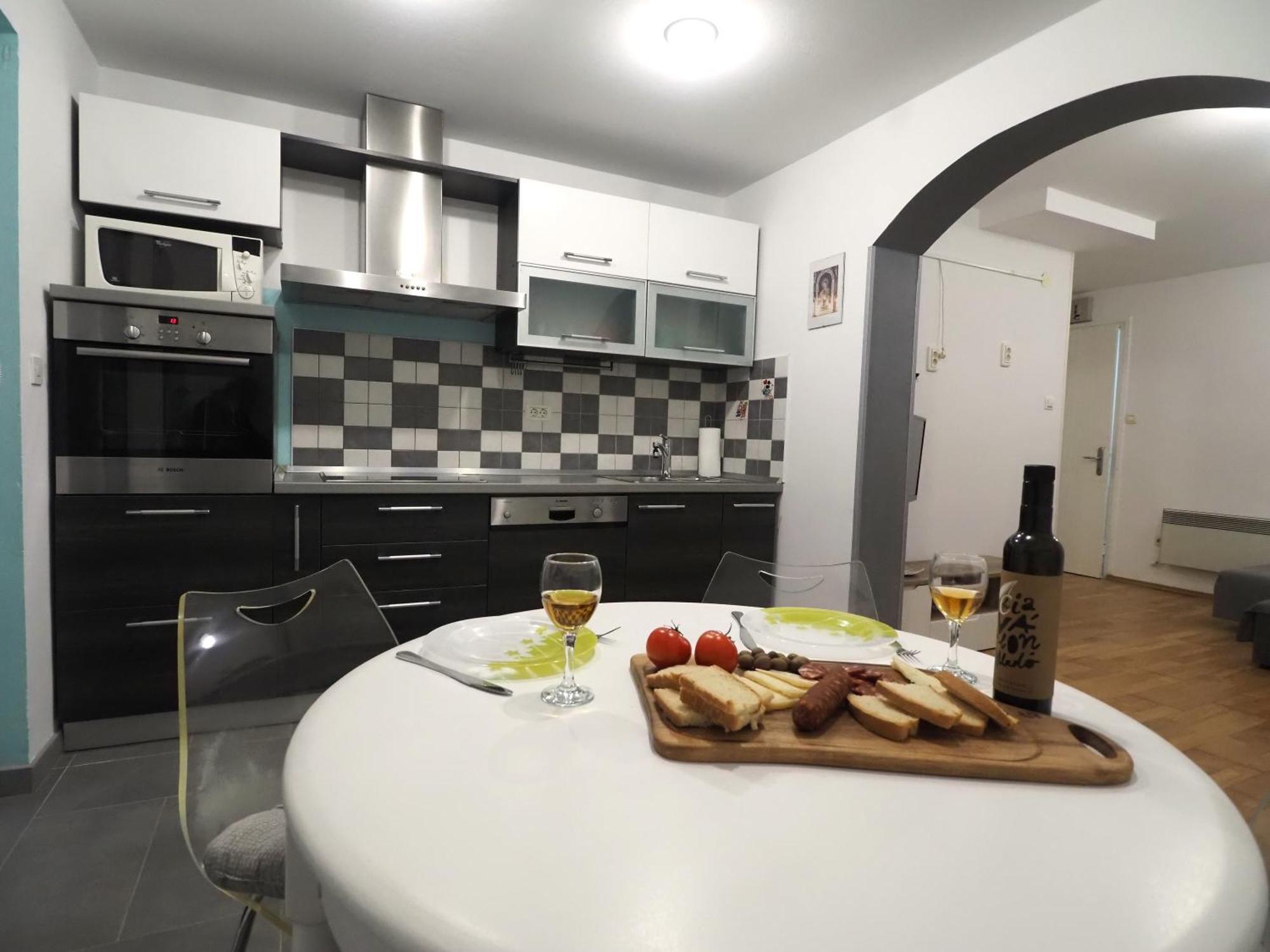 Apartment With Garden In บาร์บารีกา ภายนอก รูปภาพ