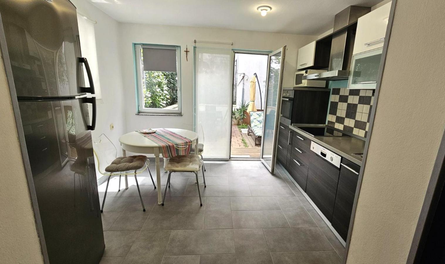 Apartment With Garden In บาร์บารีกา ภายนอก รูปภาพ